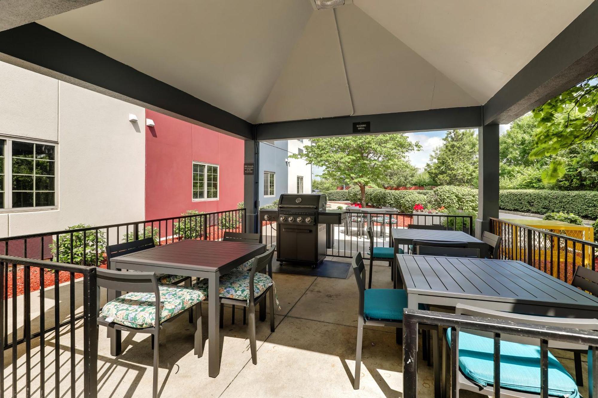 Candlewood Suites Lexington By Ihg Экстерьер фото