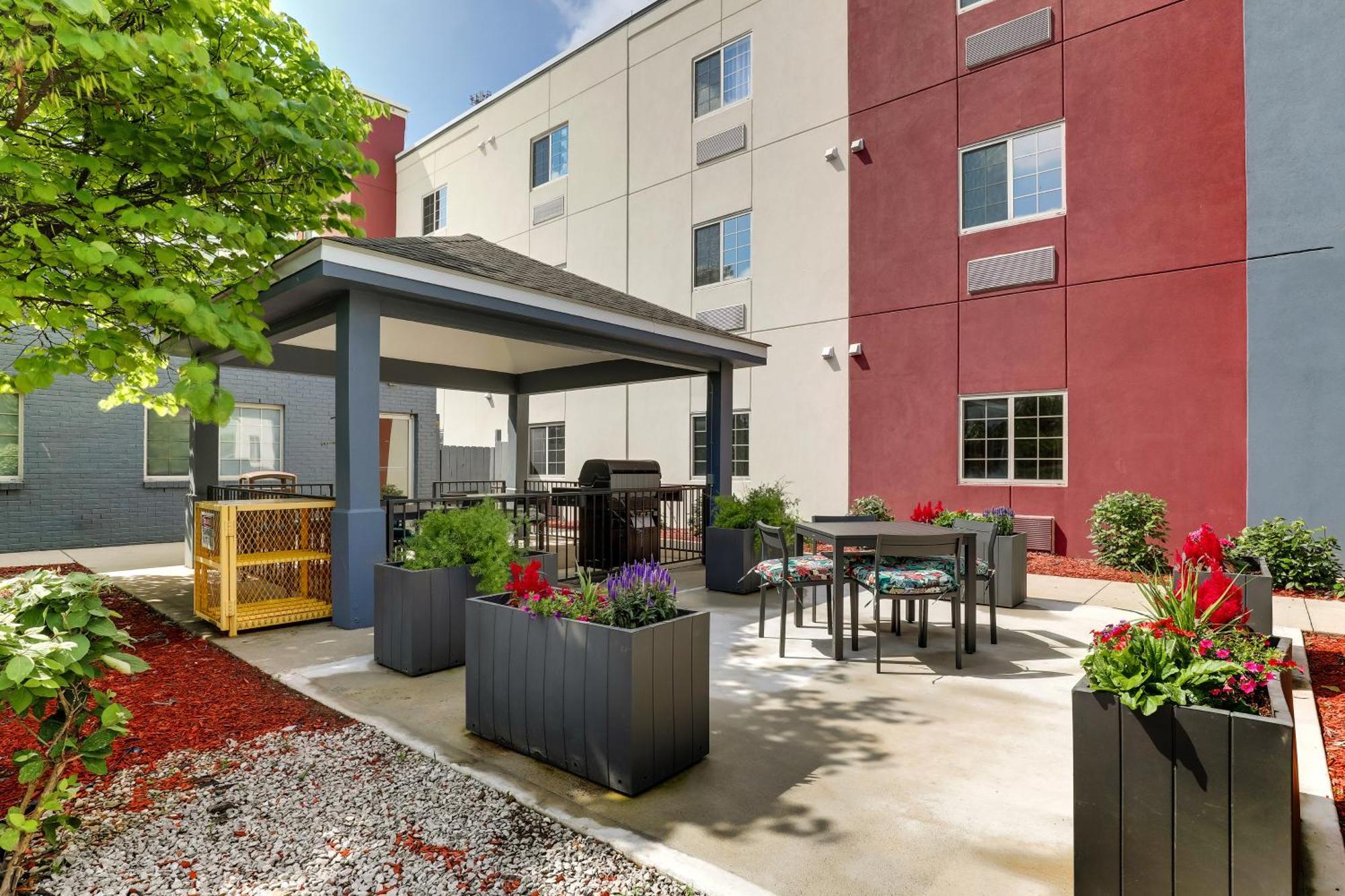 Candlewood Suites Lexington By Ihg Экстерьер фото
