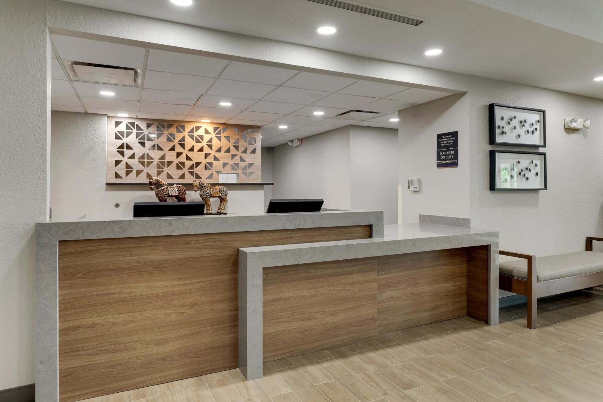 Candlewood Suites Lexington By Ihg Экстерьер фото